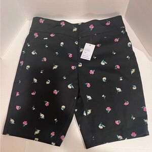 NWT Croft & Barrow Bermuda Women’s Shorts Black Floral Stretch Size 12 Reg